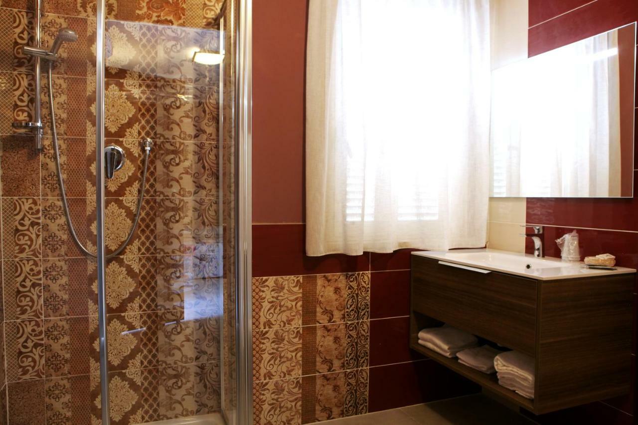 La Casa Di Nonno Giulio Bed and Breakfast Porto SantʼElpidio Exteriör bild