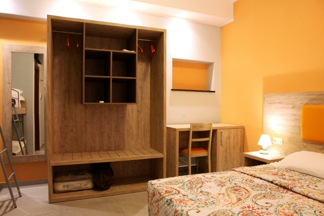 La Casa Di Nonno Giulio Bed and Breakfast Porto SantʼElpidio Exteriör bild