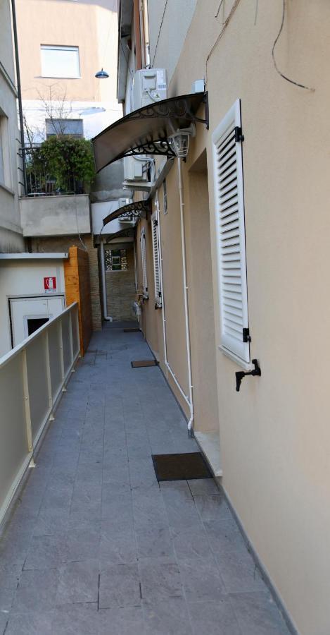 La Casa Di Nonno Giulio Bed and Breakfast Porto SantʼElpidio Exteriör bild